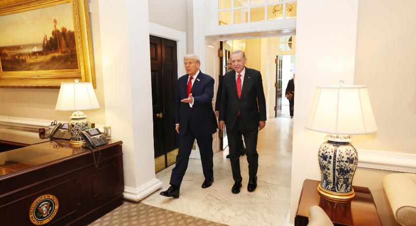 Donald Trump feloldaná a Törökország elleni szankciókat, de azt akarja, hogy Ankara álljon le az orosz kőolaj vásárlásával