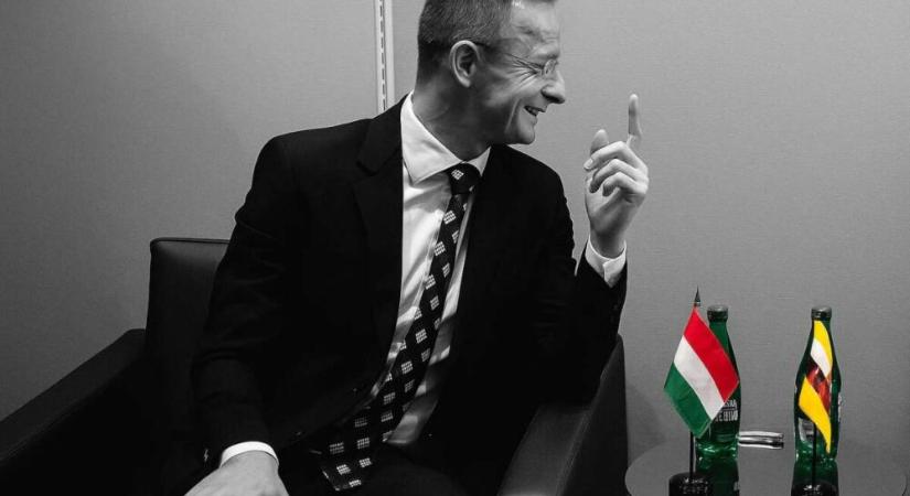 Szijjártó megint kikapott egy “demokratát“ – kommentelték a diplomáciai bravúrt, hogy Magyarországra jön a brunei szultán, aki halálra akarta kövezni a melegeket