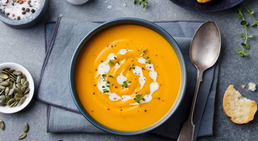Vitaminokban gazdag, selymes zöldségkrémleves: sokféle gyökérzöldség alkotja