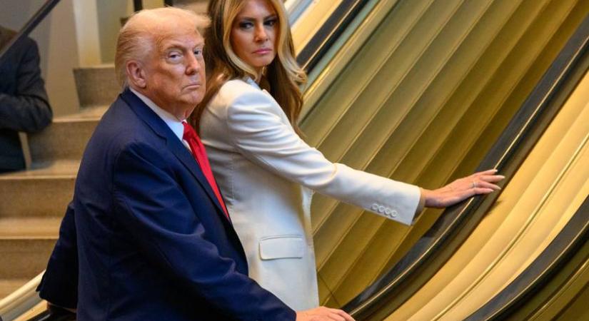 Melania és Donald Trump veszekedését rögzítette a kamera, állítják a rajongók: kínos felvétel terjed a házaspárról