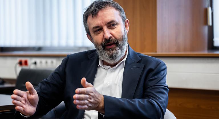 Ilyen se volt még: avatárjával igazította ki a Telex cikkét Palkovics László