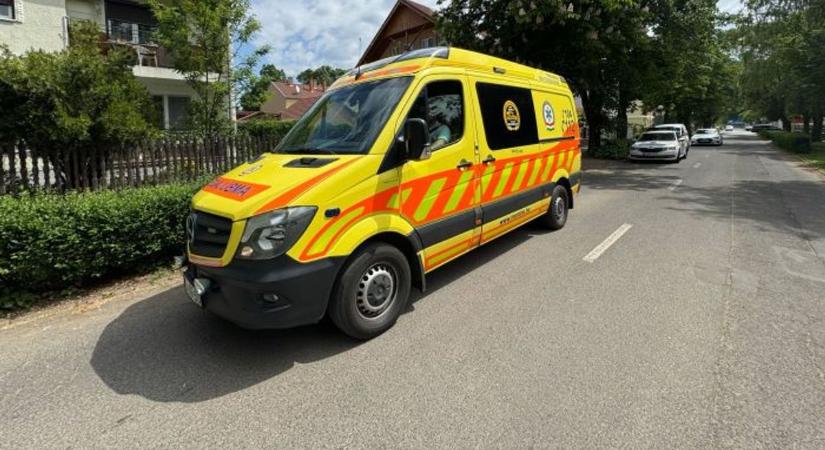 Árokba csapódott egy autó a hajdú-bihari útról, egy ember kórházba került