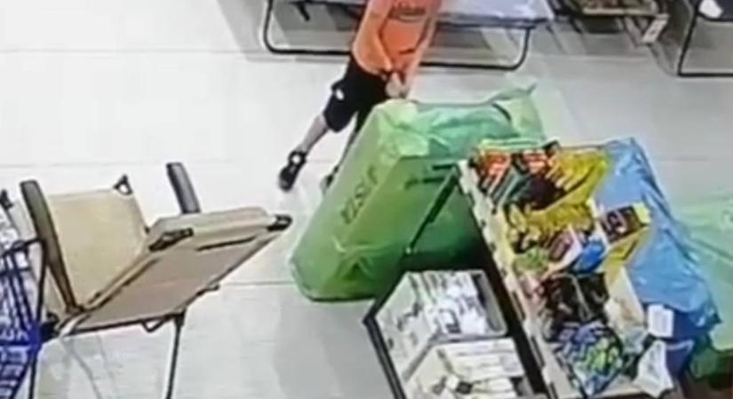 Kijevben egy 6 éves kisfiú tüzet okozott egy hipermarketben – a szülők bírságra számíthatnak