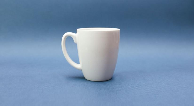Nehogy igyál belőle! Akár rákot is okozhat ennek a bögrének a használata