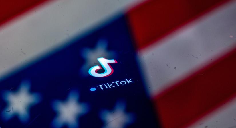 Trump a TikTok további amerikai üzemeltetését biztosító rendeletet írt alá