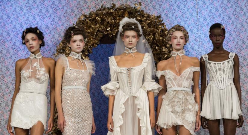 A Londoni Fashion Week egyik legszebb bemutatóját hozta el a Marie Antoinette-témával az AADNEVIK