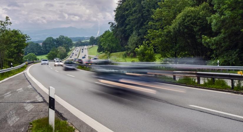 Banális hiba miatt csúszik az útfelújítás vége