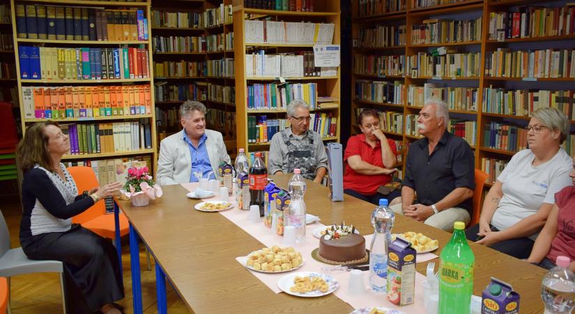 Elbúcsúztak a Cseresnyés Kollégium nyugdíjba vonult két pedagógusától