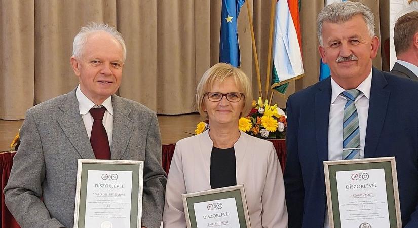 Harmincöt éve szolgálják a lakosságot a települések élén, elismerték áldozatos munkájukat
