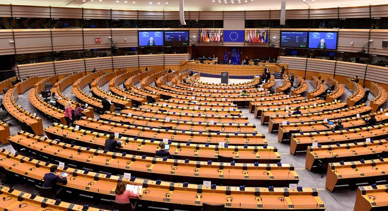 Nemmel szavaztak a Fidesz és a KDNP EP-képviselői arra, hogy a lakhatás legyen alapjog