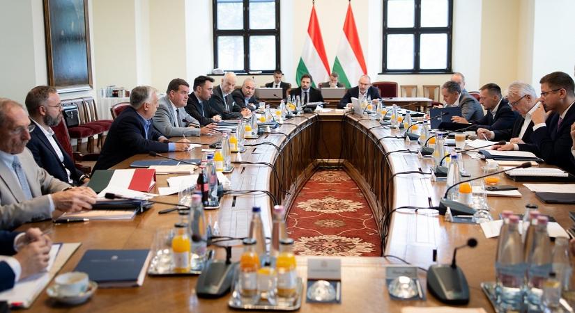 A kormány minden eszközt bevetne az uniós pénzekért