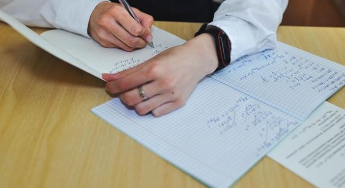 A nap kérdése: betegség után rögtön írathat a tanár dolgozatot?