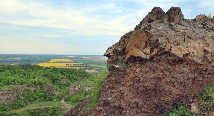 Lucifer hét nap alatt építette, az ember ötven év alatt elhordta a magyar vulkánt