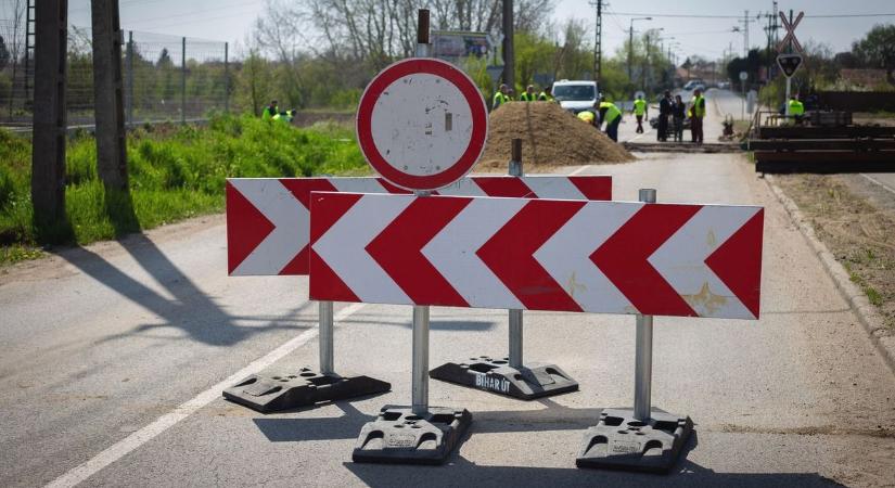 Teljes útzár Baranyában, változik a menetrend is