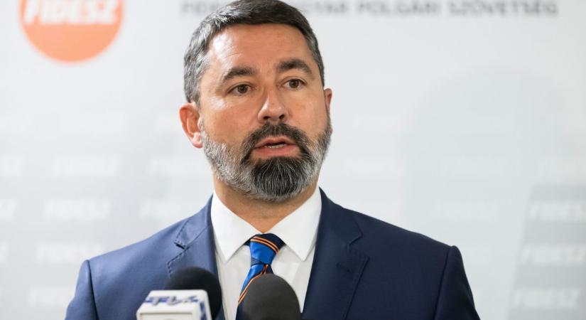 Hidvéghi Balázs: nemzeti konzultáció harmadik kérdése a fiatalok és édesanyák adómentességét érinti