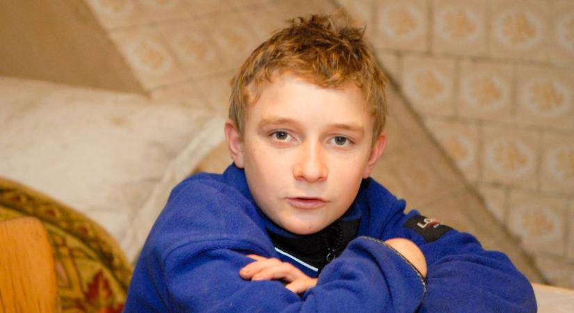 Így él a Csillag születik egykori győztese, a mesemondó Utasi Árpi