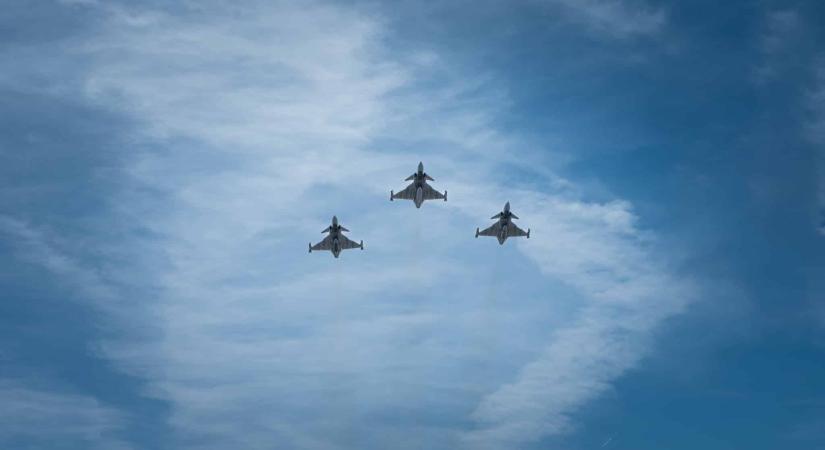 Riasztották a magyar Gripeneket az orosz harci gépek miatt