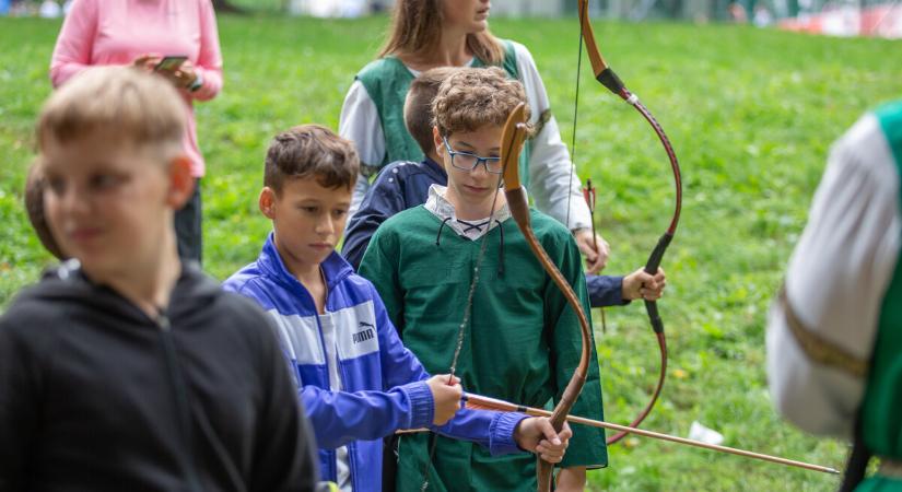 Sportos napot tartott pénteken a Péterfy-iskola