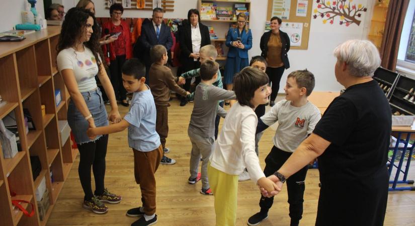 Szülői álomból valóság: így nyílt meg az egri autista iskola