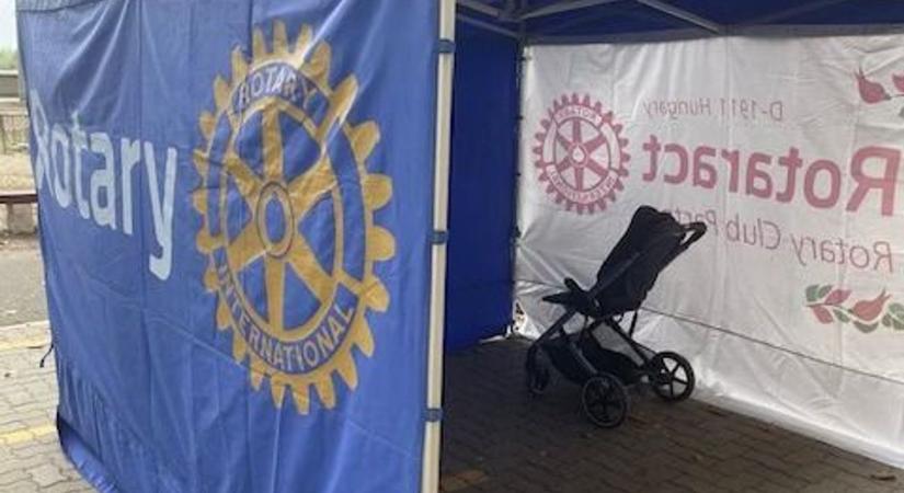 Ezért áll sátor a gyermekklinika előtt