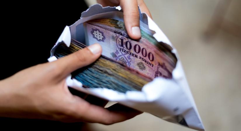 Oda a 370 ezres minimálbér? Rossz hír jött a tervezett emelésről, tarthatatlannak tűnik az ütem