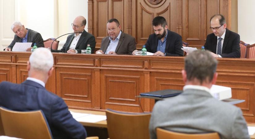 Új állatbetegségekre is fel kell készülni - aktuális és érdekes téma a vármegyei közgyűlésen
