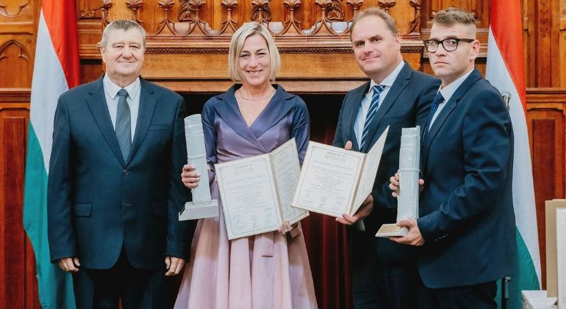 Izsáki családi vállalkozás zárta tubusba a csodagyógyvizet, most a Parlamentben ünnepelték a sikert – fotók