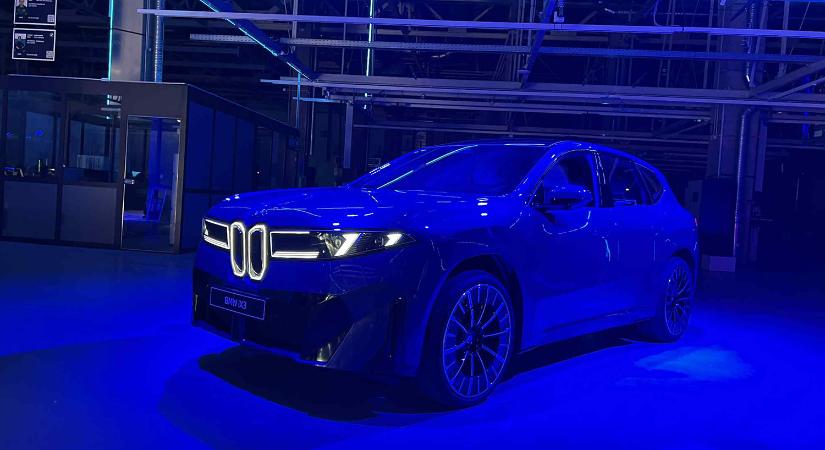 Így haladnak a gyártószalagon a debreceni BMW-k