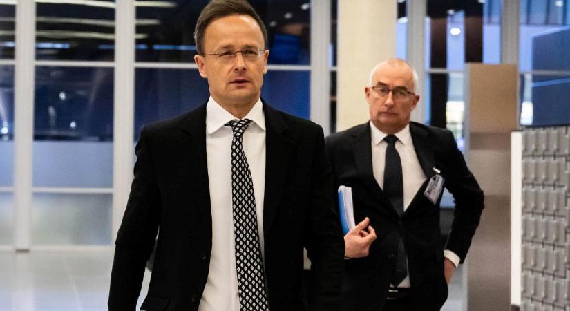 Szijjártó Péter megint fityiszt mutatott az ukrán EU-csatlakozásnak