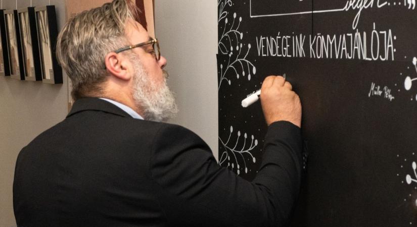 Híd a műfajok és tájegységek között - irodalmi és művészeti fesztivál Agyagosszergényben