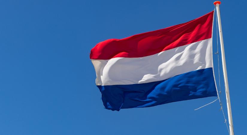 Menekültközpontok létrehozása ellen tiltakoztak Hollandia több városában