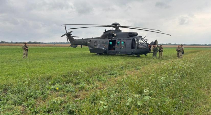 Kényszerleszállást kellett végrehajtania Pápa mellett a Magyar Honvédség egyik helikopterének