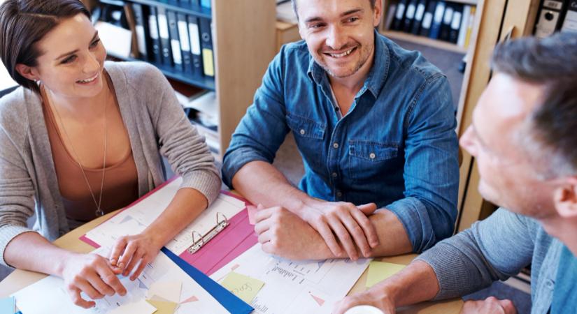 Hogyan válassz felnőttképzést 2025-ben? – Útmutató a legjobb döntéshez