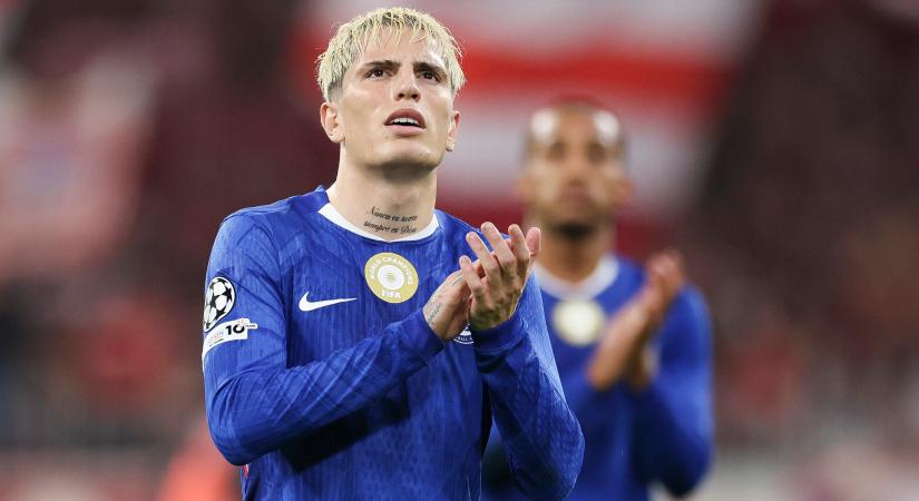 Carragher: a Chelsea megszállottja lett az átigazolásoknak