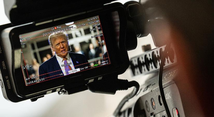 Zsarolási játszma után Trump Tom Hanksszel és Jennifer Anistonnal találta szembe magát
