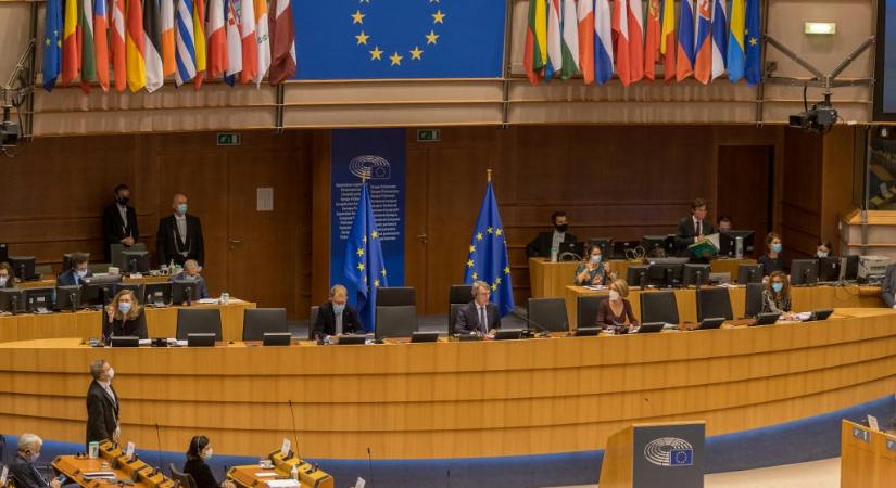 Három nemek közötti egyenlőségről szóló indítványból csak egyet fogadott el a Fidesz az Európai Parlamentben