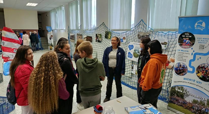 Folyómentő kiállítás és Upcycling műhely Bésben