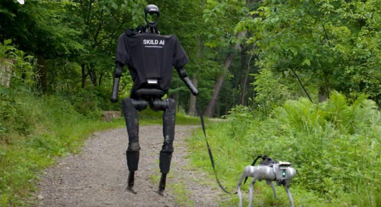 Láncfűrésszel se lehet megállítani ezt a robotot