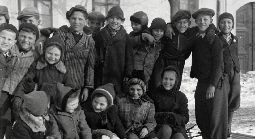 Mosolyalbum Sopron múltjából: vidám arcok a ’40-es évek retró fotóin