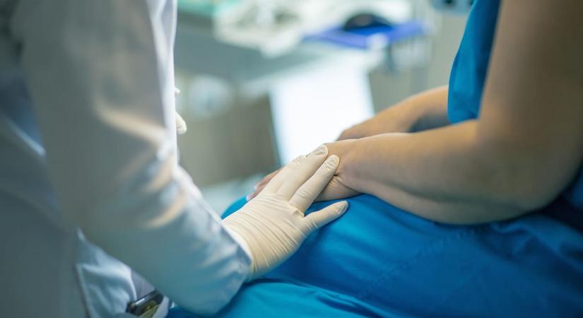 Szélsebesen terjed az új Covid Magyarországon – ezt mondja a szakember