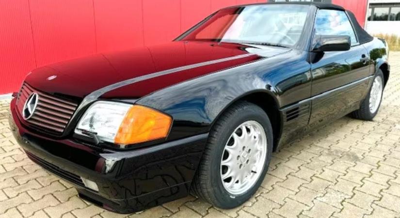 31 éves, de szinte teljesen új Mercedes SL-t kínálnak eladásra