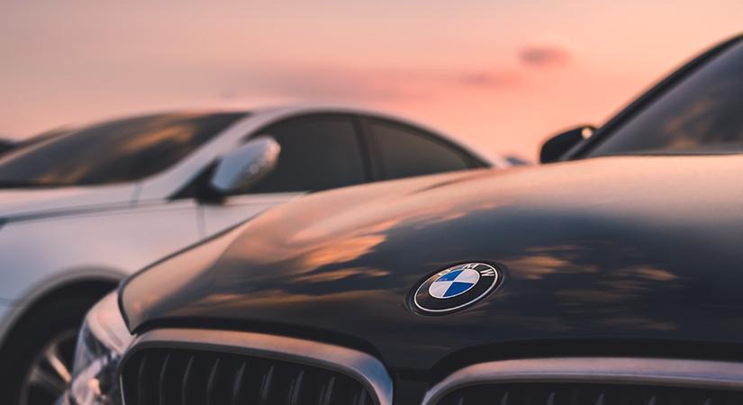 Ha ilyen BMW-je van, jobb, ha az otthonától távolabb parkol le