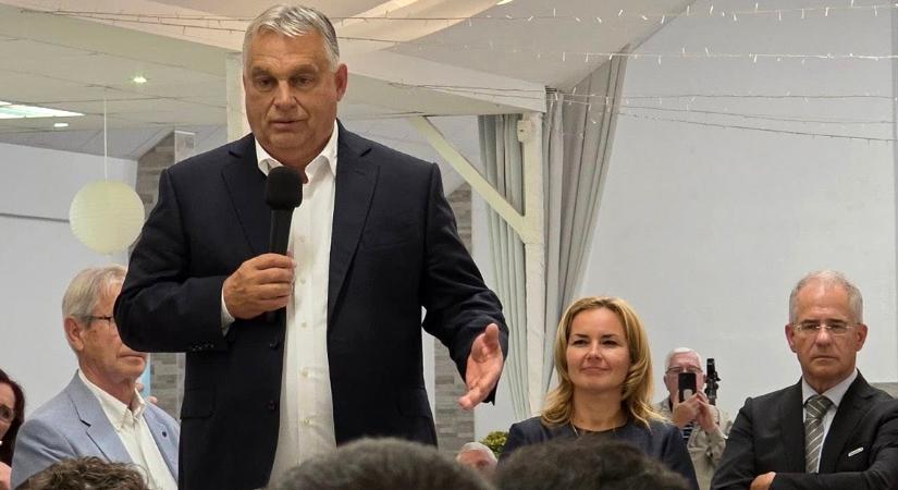 A gyáravató után Orbán Viktor a Cívisváros Digitális Polgári Körbe is ellátogatott