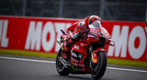 Bagnaia uralta a sprintet, Marquez a cím kapujában