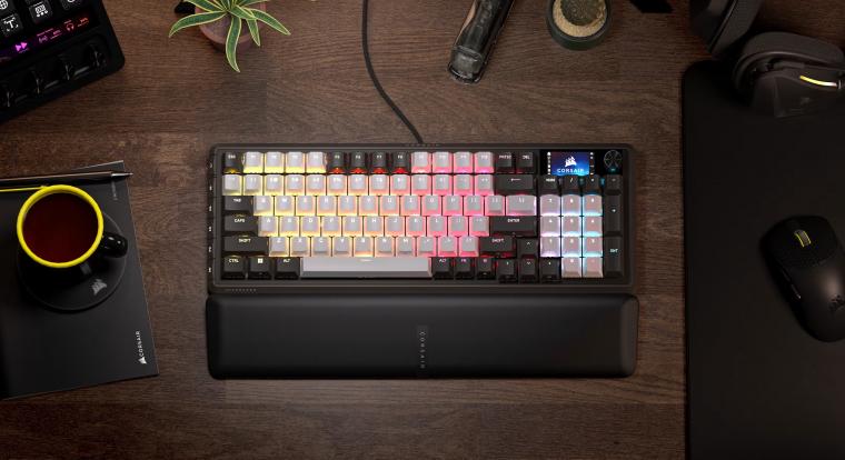 LCD-kijelzővel és natív Stream Deck integrációval támadnak a Corsair új gamerbillentyűzetei