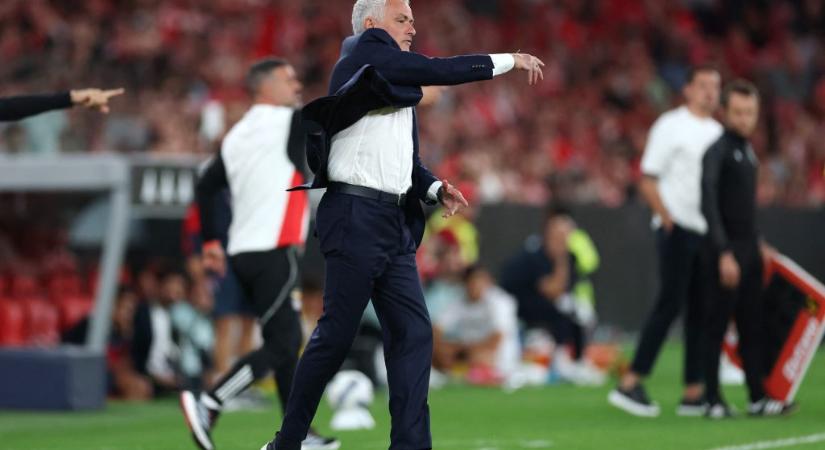 José Mourinho: Nincs idő műtétre, legfeljebb botoxra