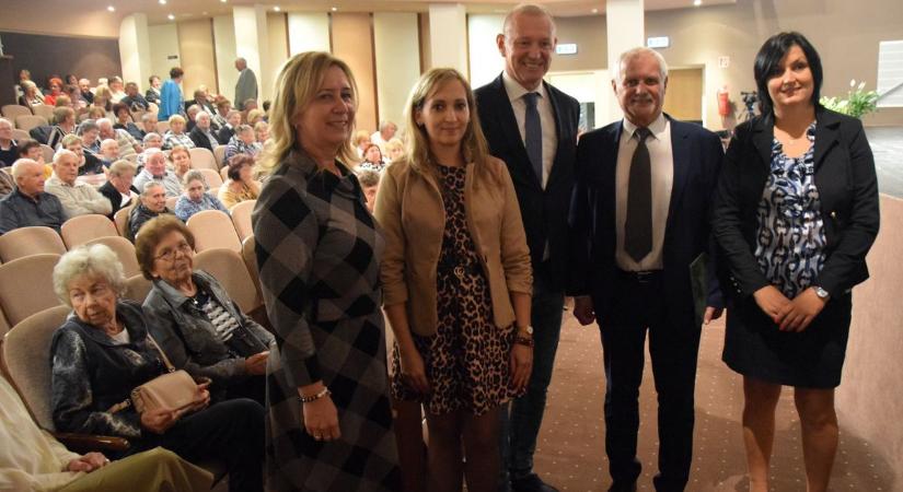 Stressz, mentális megpróbáltatás, krónikus betegség... – A közkedvelt mentős tartott előadást (galéria)