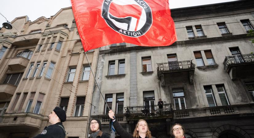 Létrejött a „terrorizmus elleni nemzeti lista”, egyelőre két csoportot írtak fel
