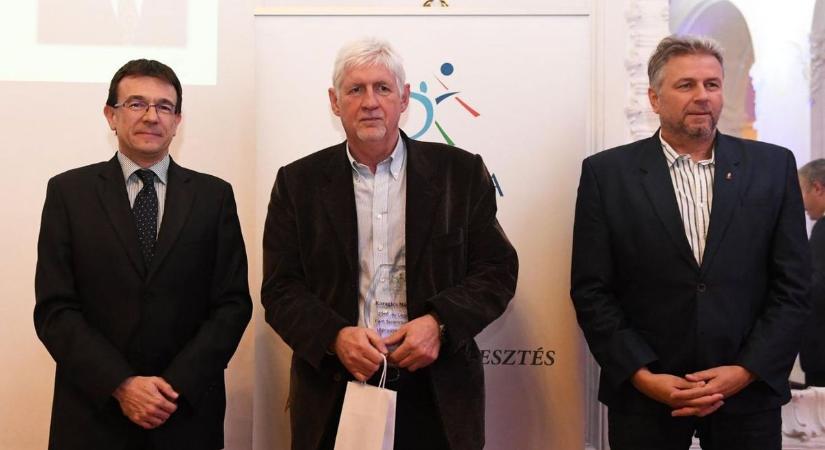 Díjat kapott Karagics Mátyás, a kecskeméti röplabda ikonja