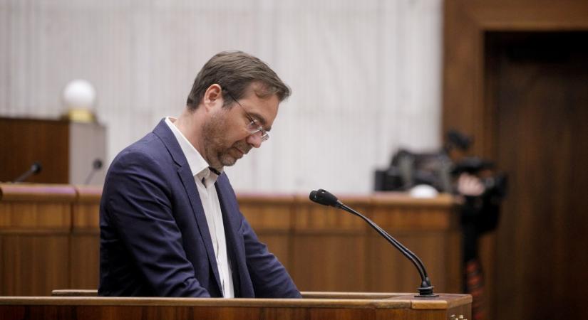 Alkotmánymódosítási vita: Matovič árulásról beszél, Krajčí a gyerekek védelmére hivatkozik